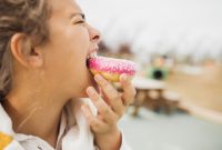 Excessive sugar intake: Signs, risks, and solutions